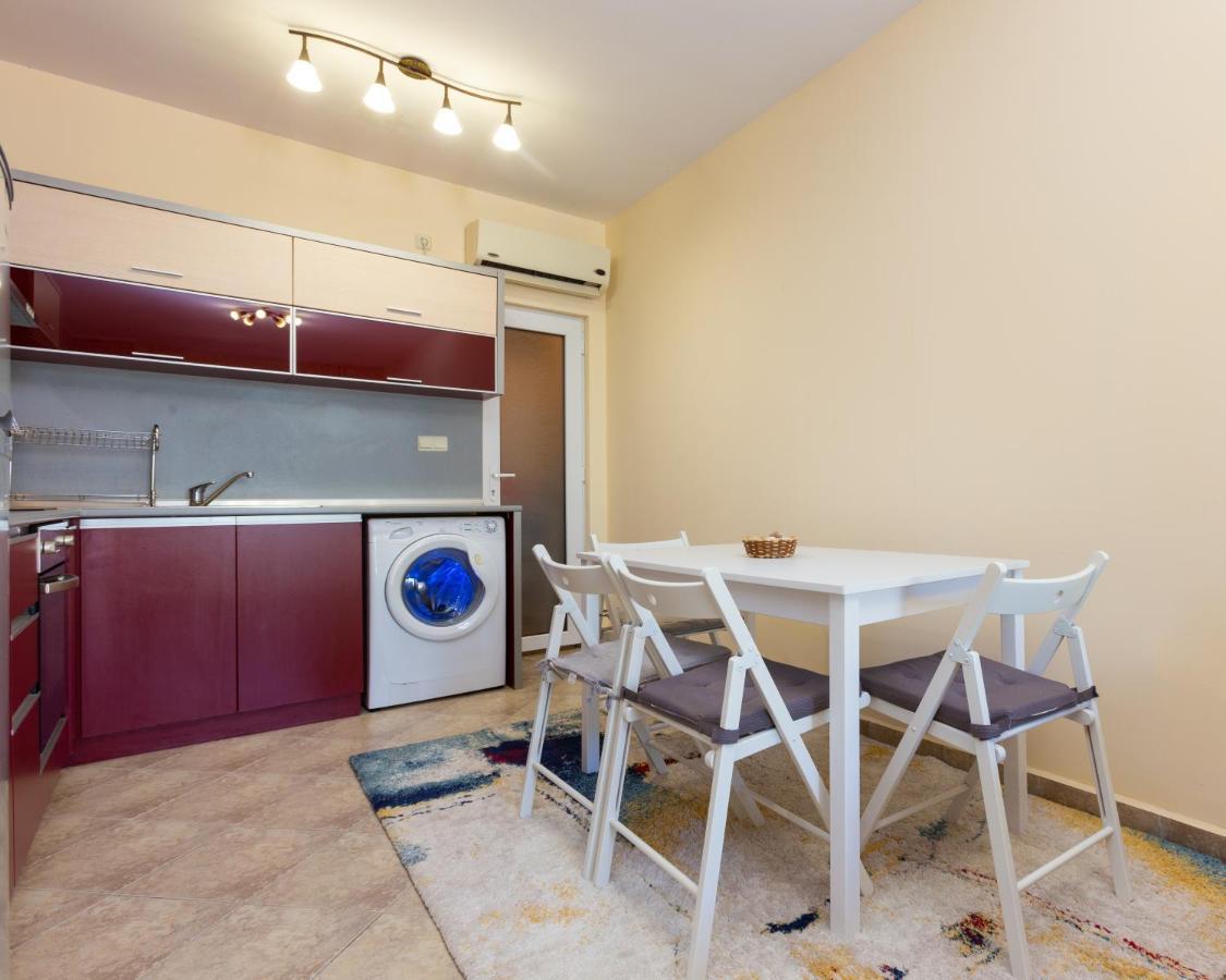 Aparthouse Paradise Bay Apartament *