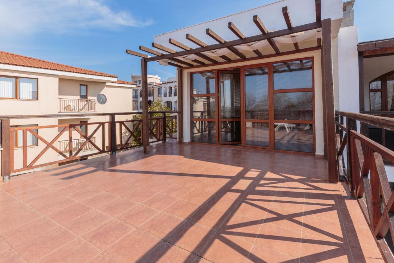 Aparthouse Paradise Bay * Sozopol